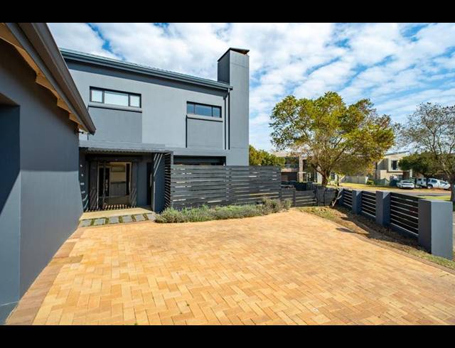 4 BEDROOM HOUSE FOR SALE IN COPPERLEAF ESTATE